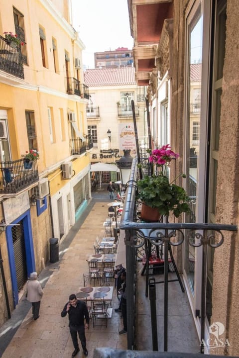 Nearby landmark, Restaurant/places to eat, Spring, Neighbourhood, Bird's eye view, Winter, Summer, View (from property/room), Balcony/Terrace, Other, Autumn, City view, Landmark view, Street view, Seasons