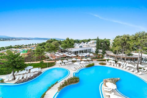 Property building, Swimming pool