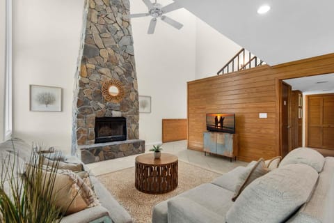 Shoreline Towers Townhouse 4-4 House in Destin