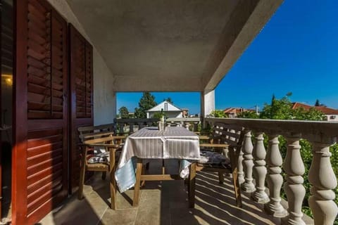 Balcony/Terrace, City view, Garden view, Street view, Family