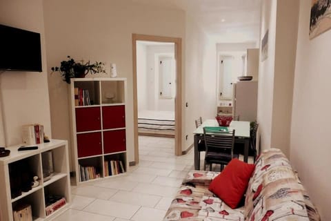 Kitchen or kitchenette, Living room, Photo of the whole room, Seating area, Dining area