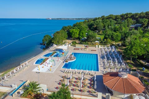 Bird's eye view, Swimming pool