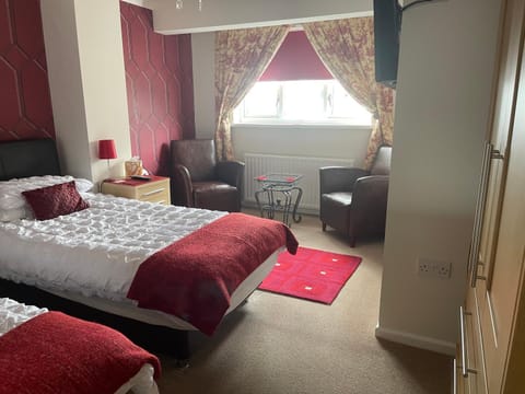 Brewery Farm House Bed & Breakfast Bed and Breakfast in Swindon