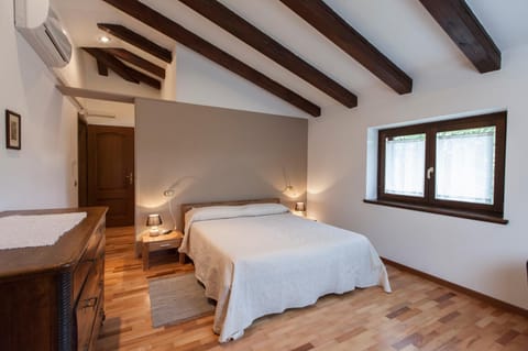 Bed, Photo of the whole room, Bedroom, wardrobe, air conditioner