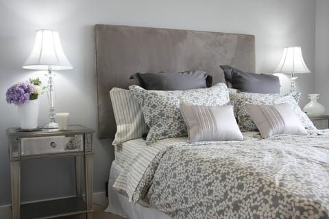 Bed, Photo of the whole room, Decorative detail