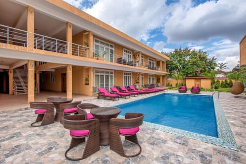 Swimming pool, Swimming pool