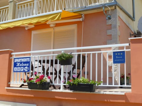 Facade/entrance, Property logo or sign