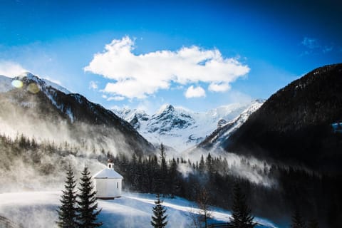 Nearby landmark, Winter