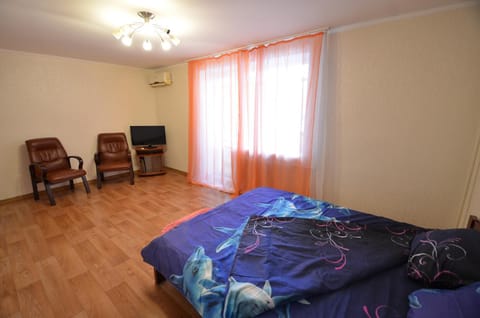Bed, Photo of the whole room, Decorative detail, Bedroom