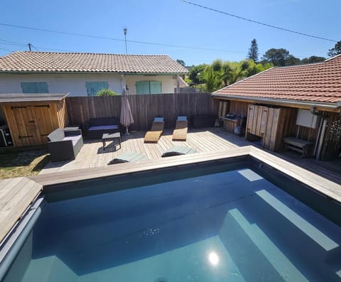 Patio, Pool view, Swimming pool