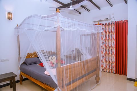 Bed, Photo of the whole room, Bedroom, air conditioner