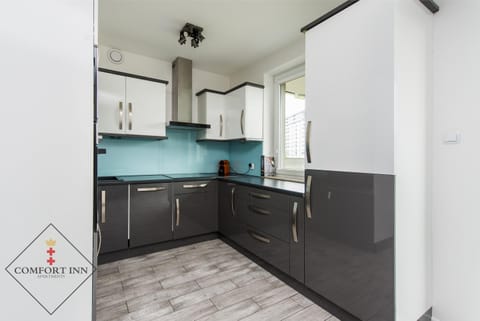 Kitchen or kitchenette, Communal kitchen, kitchen