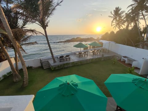 Patio, Nearby landmark, Natural landscape, Beach, Sea view, Sunset, sunbed