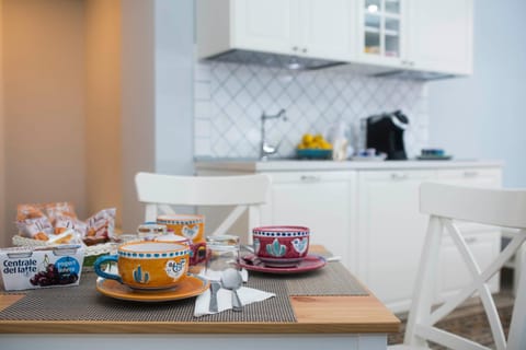 Coffee/tea facilities, Decorative detail