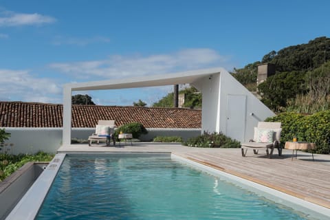 Swimming pool, sunbed