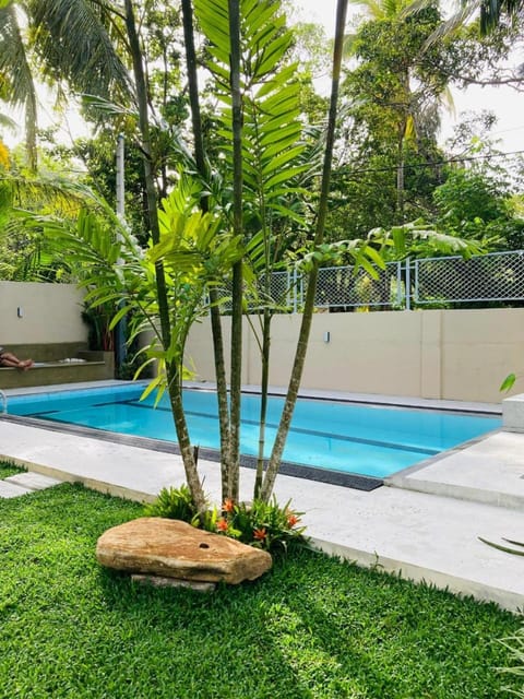 Swimming pool, Swimming pool