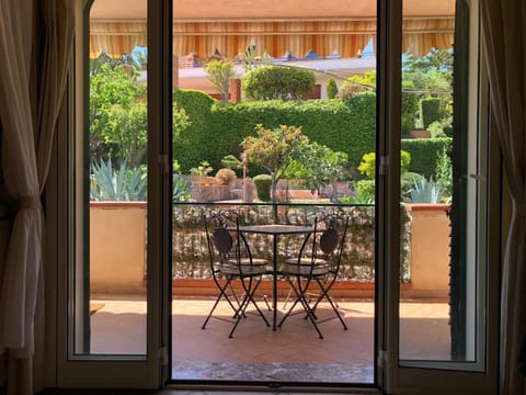 Balcony/Terrace, Garden view