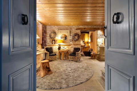 Seating area, Time of day