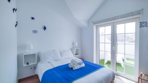 Bed, Balcony/Terrace, Bedroom, towels