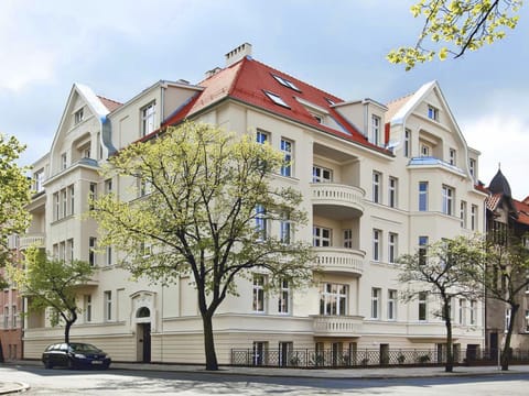 Property building, Facade/entrance, Spring, Day, People, Winter, Summer, Floor plan, Autumn, On site, Street view, Area and facilities, Location, Sunrise, Sunset, Family