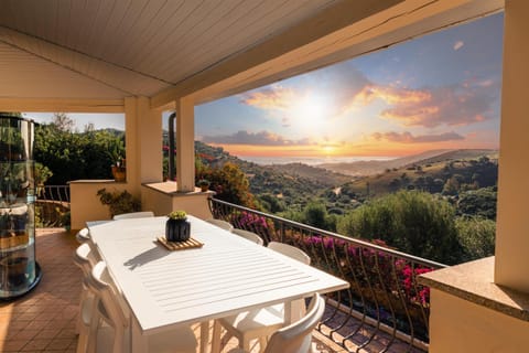 Patio, Spring, Day, Natural landscape, Mountain view, Mountain view, Sea view, Sea view, Quiet street view, Inner courtyard view