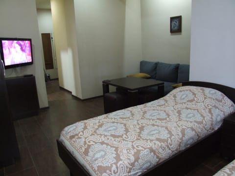 Photo of the whole room, Seating area