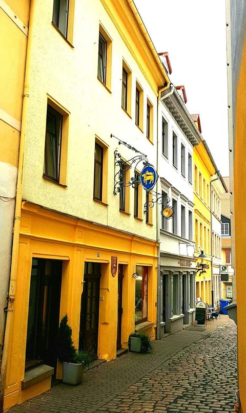 Facade/entrance, City view