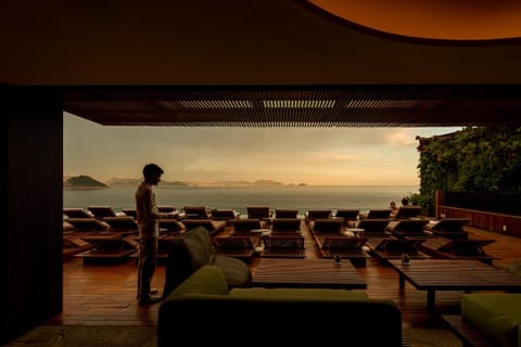 Sea view, Swimming pool, sunbed