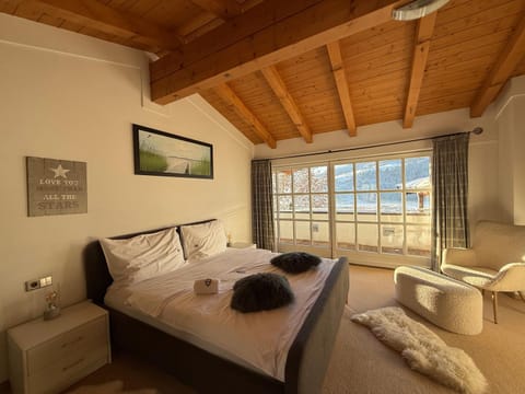 Bed, View (from property/room), Bedroom, towels