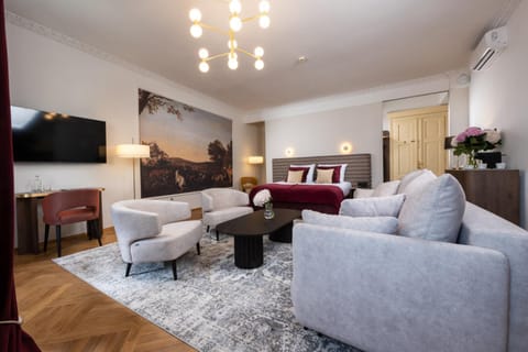 TV and multimedia, Living room, Seating area, Evening entertainment, Bedroom