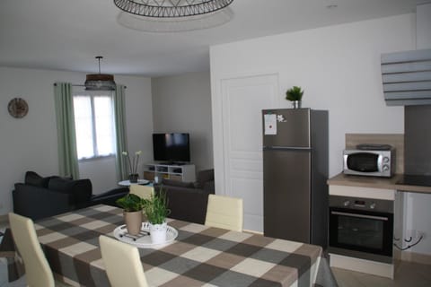 Gîte de Roches Toucan House in Centre-Val de Loire