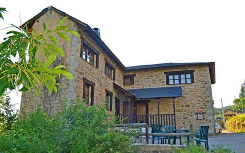 Property building, Patio, Facade/entrance