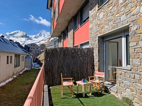 Balcony/Terrace, Garden view, Mountain view