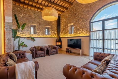 Communal lounge/ TV room, Living room, Dining area