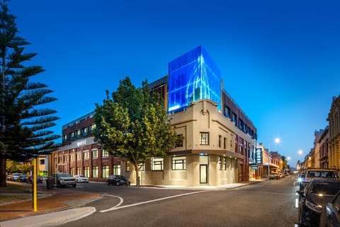 Property building, Facade/entrance, Neighbourhood, Street view, Sunset