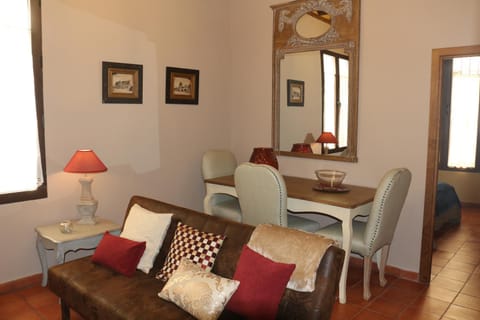 Lounge or bar, Photo of the whole room