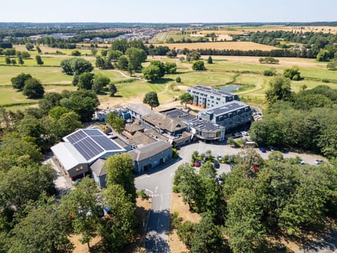 Property building, Day, Neighbourhood, Natural landscape, Bird's eye view, Parking