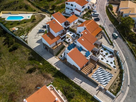 Property building, Day, Neighbourhood, Natural landscape, Bird's eye view, View (from property/room), Swimming pool, Location