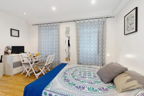 Property building, Living room, Bedroom