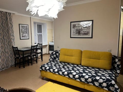 Living room, Photo of the whole room, Seating area, Dining area