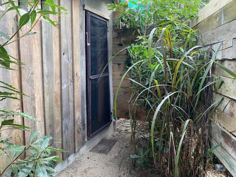 Property building, Facade/entrance, Day