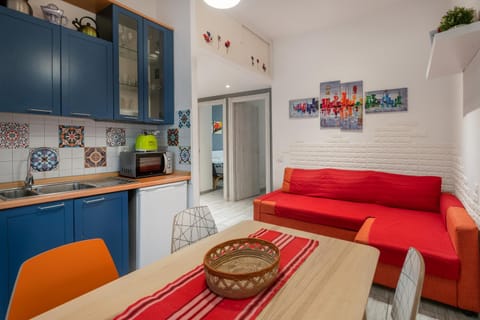 Kitchen or kitchenette, Living room, Dining area, pet friendly