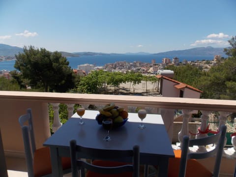 Guest house Vila Bega Bed and Breakfast in Sarandë