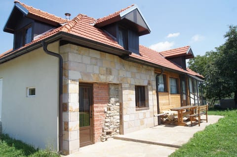 Patio, Restaurant/places to eat, Facade/entrance, Garden, Balcony/Terrace