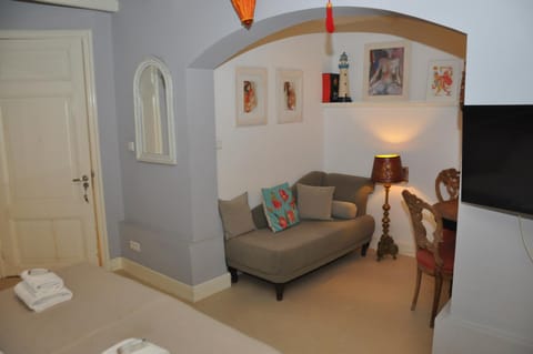 Living room, Photo of the whole room, Seating area, towels