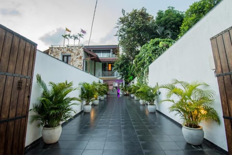 Patio, Facade/entrance