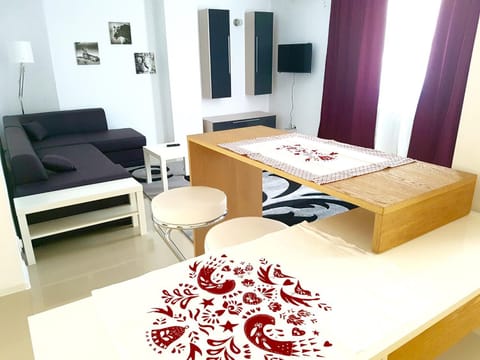 TV and multimedia, Living room, Other, Photo of the whole room, Decorative detail