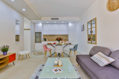 MY CASA - FRANCE 82 TP -1 min from the Sea - Terrace - Parking Apartment in Nice