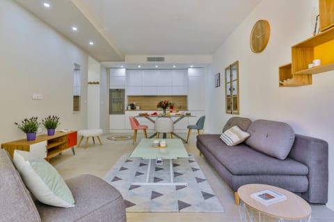 MY CASA - FRANCE 82 TP -1 min from the Sea - Terrace - Parking Apartment in Nice