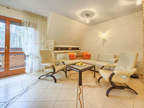 Bed, TV and multimedia, Balcony/Terrace, Living room, Seating area